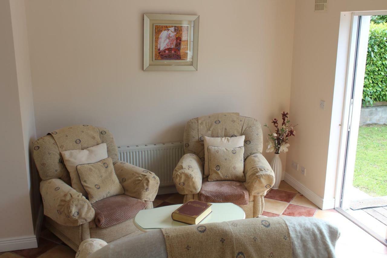 5 Mins Walk To Carrick - Sleeps 12 - Off Road Parking - Modern Houseヴィラ エクステリア 写真