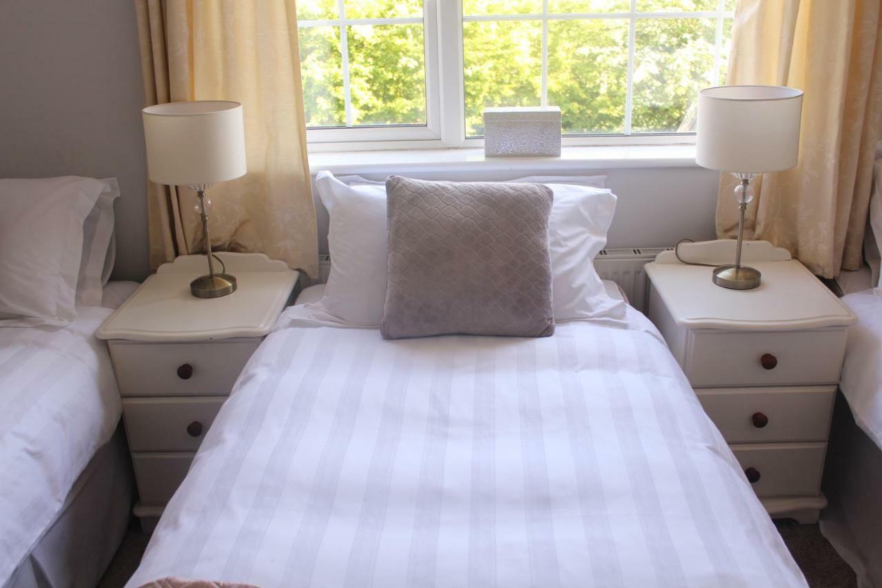 5 Mins Walk To Carrick - Sleeps 12 - Off Road Parking - Modern Houseヴィラ エクステリア 写真