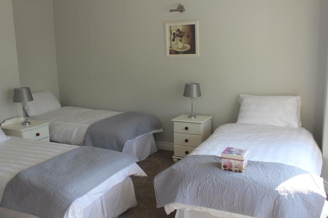 5 Mins Walk To Carrick - Sleeps 12 - Off Road Parking - Modern Houseヴィラ エクステリア 写真