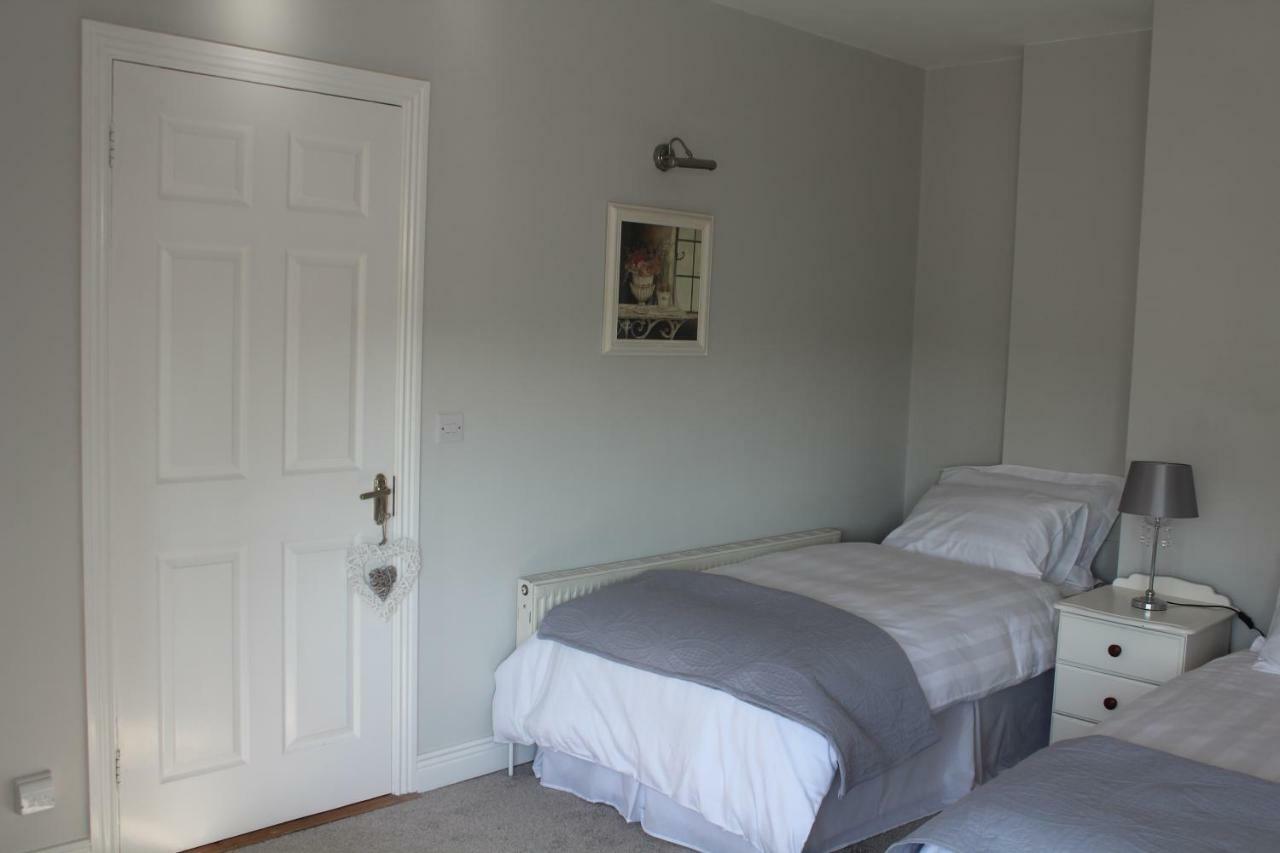 5 Mins Walk To Carrick - Sleeps 12 - Off Road Parking - Modern Houseヴィラ エクステリア 写真